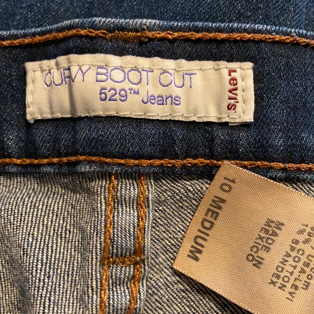Curvy boot cut Levi’s 529 size 10